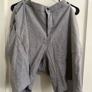 Lululemon Athletica Gray Flat Front Men Shorts
